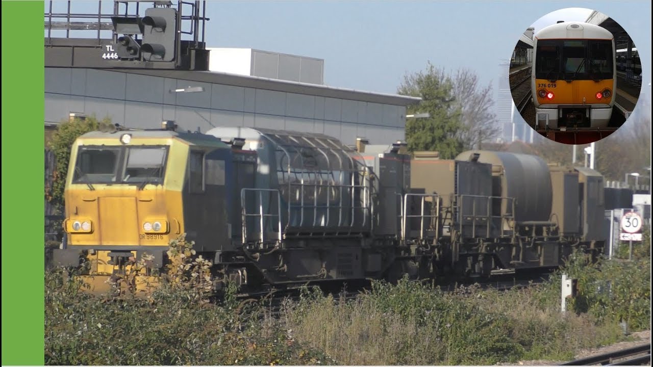 Trains at New Cross Gate