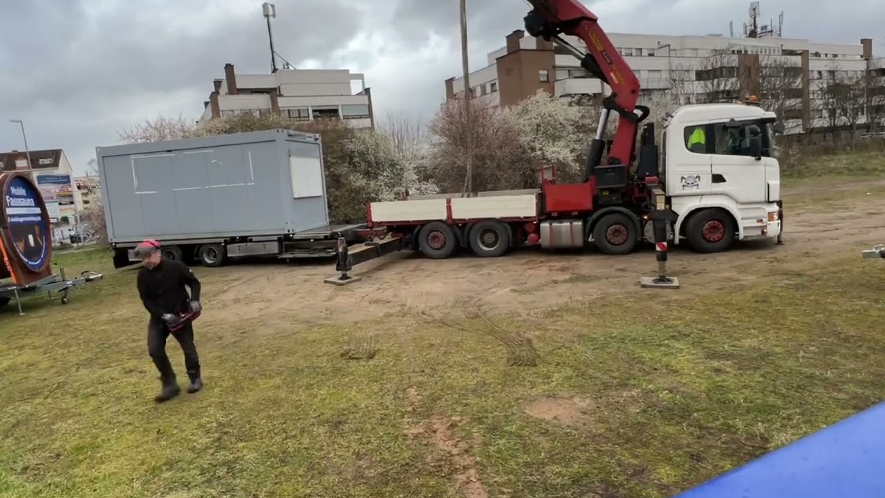 Duzy HDS/ Container Taxi/ #ladekran #kierowcaciezarowki #transport #scania