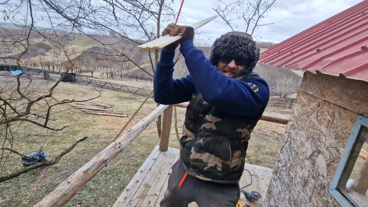 Cornel a sărit sa il bata pe Tiberiu pentru ca  s a apucat de casuta !