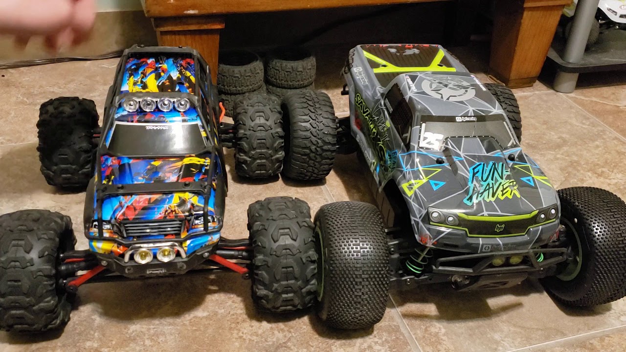 Comparison: HPI Savage XS Flux vs Traxxas 1/16 Summit/E-Revo
