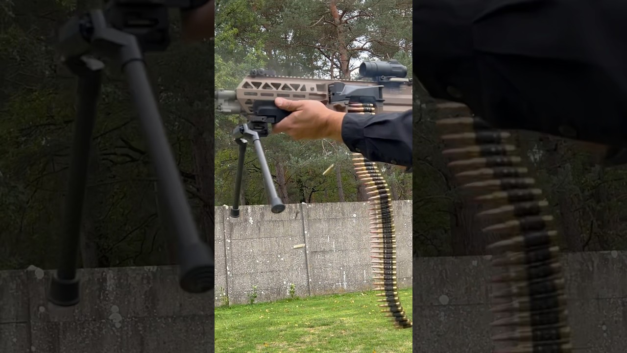 FN HERSTAL minimi and &eacute;volys machine gun #war #fullauto #military