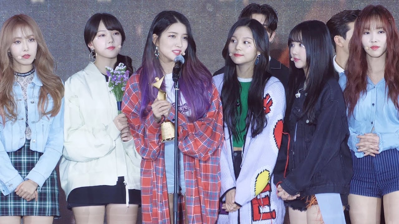 [4K] [180506] 여자친구 GFRIEND - '인기 스타상' 수상소감 (아시아모델어워즈) 직캠/Fancam by PIERCE
