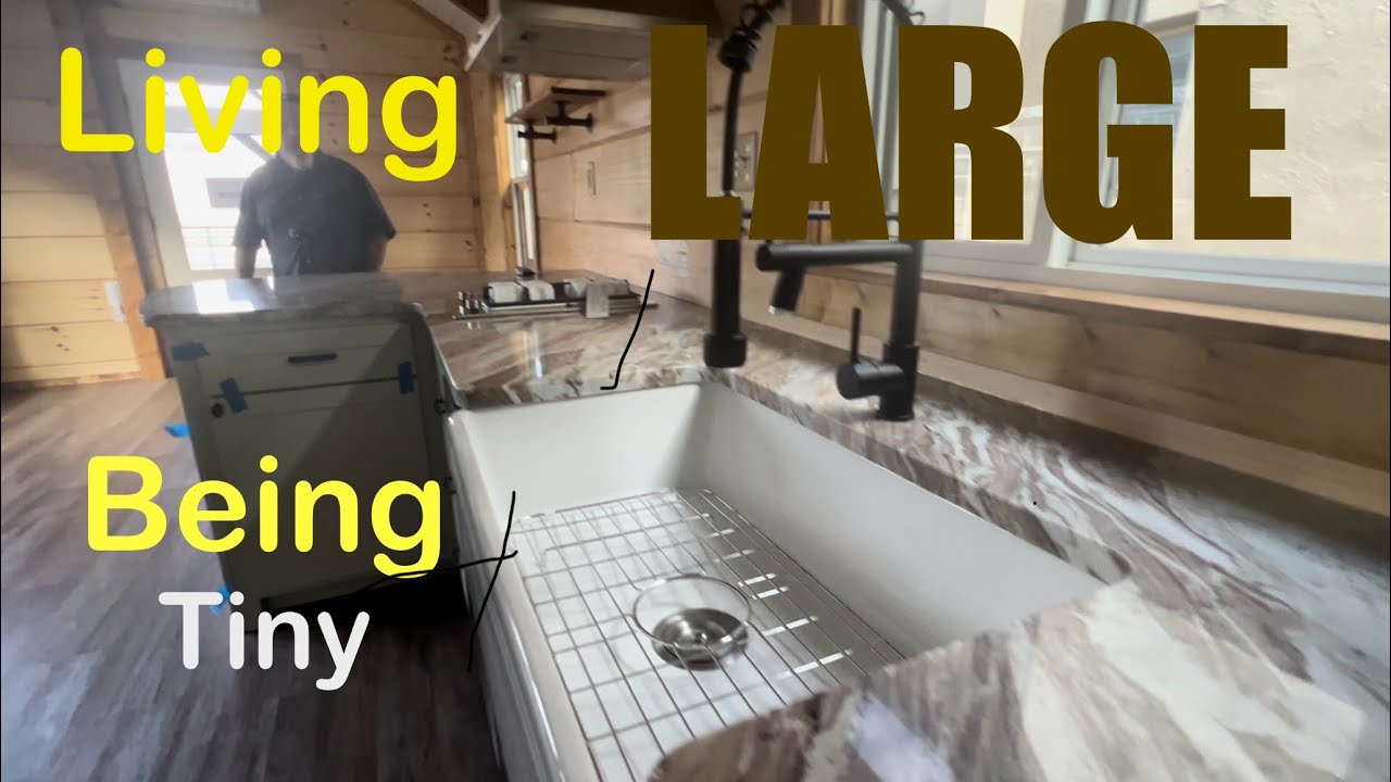 Luxury Tiny House Living - Tiny Homes on Wheels! RV Park Models - Living Tiny in a Big World Part 3!