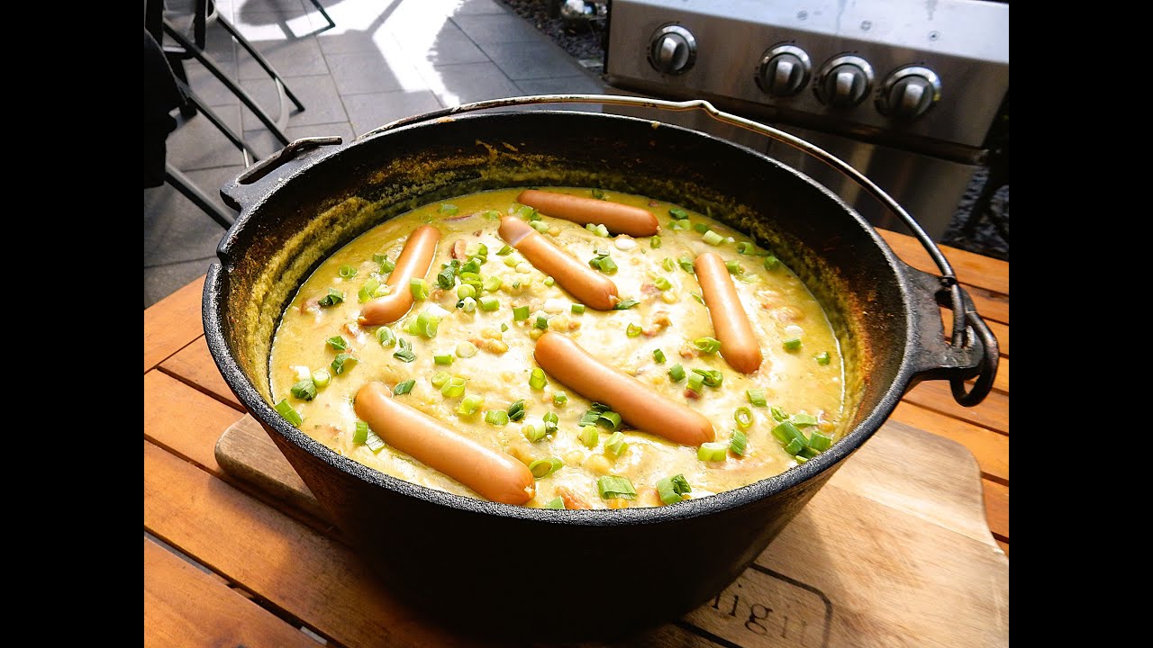 Deftige Erbsensuppe aus dem Dutch Oven. Gasgrill. Rezept