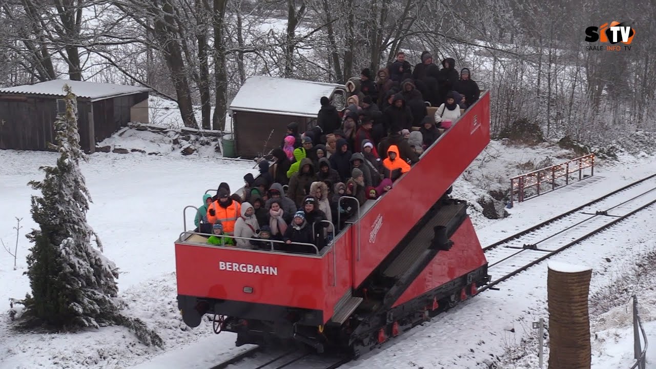Lichterfest und Weihnachtsmarkt bei der Thüringer Bergbahn in Lichtenhain.