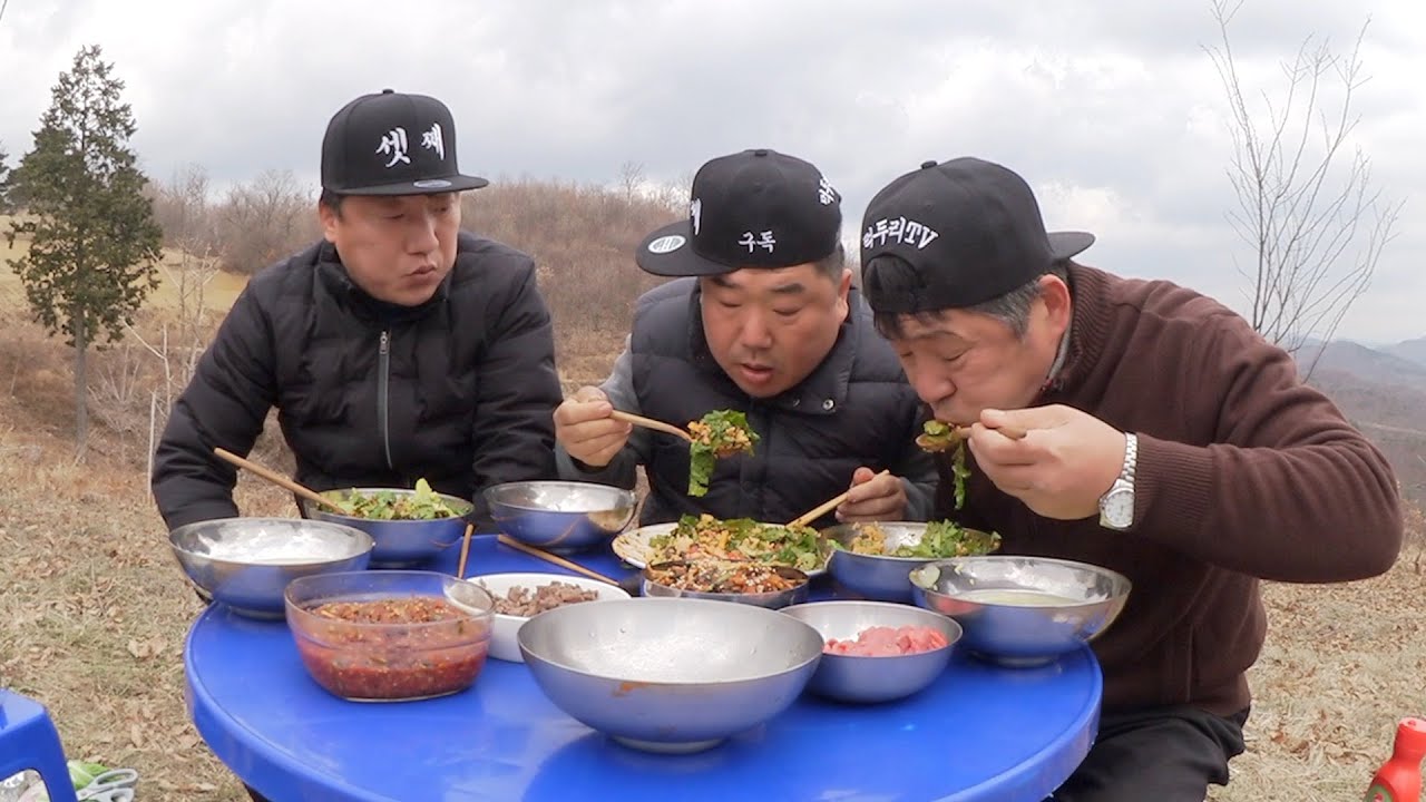 한우 육회를 넣은 육회비빔밥 이건 못 참지! [Korean beef yukhoe bibimbap]