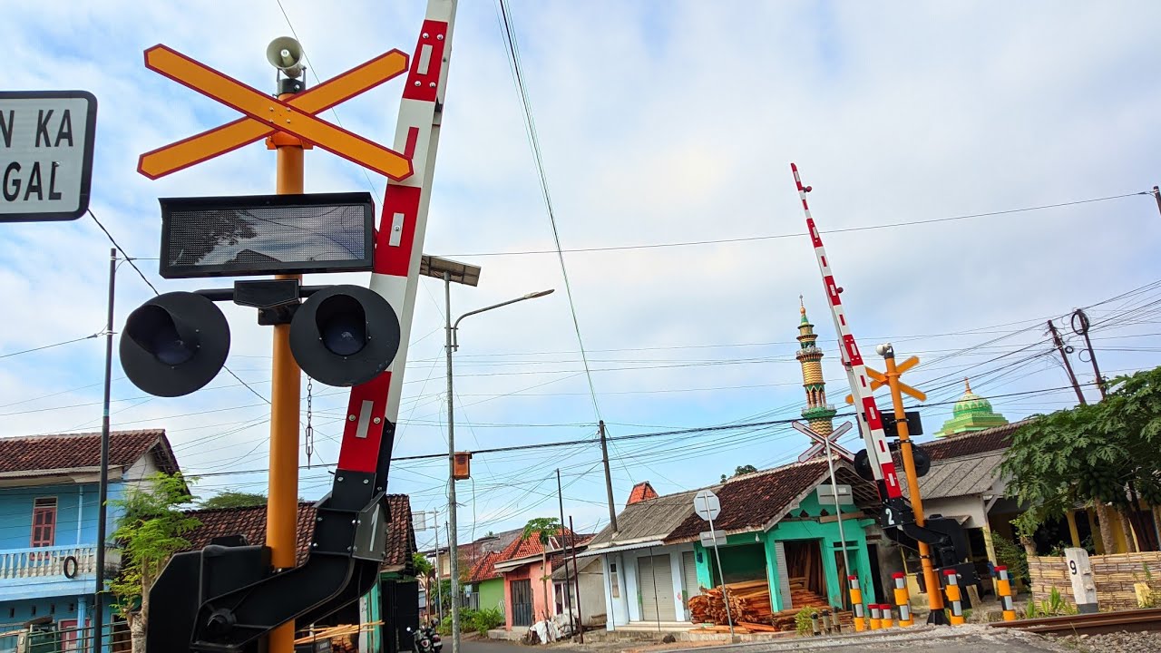 PALANG BARU ❗Perlintasan KA JPL 77 C Krajan II, Kaliboto Lor, Lumajang Jawa Timur