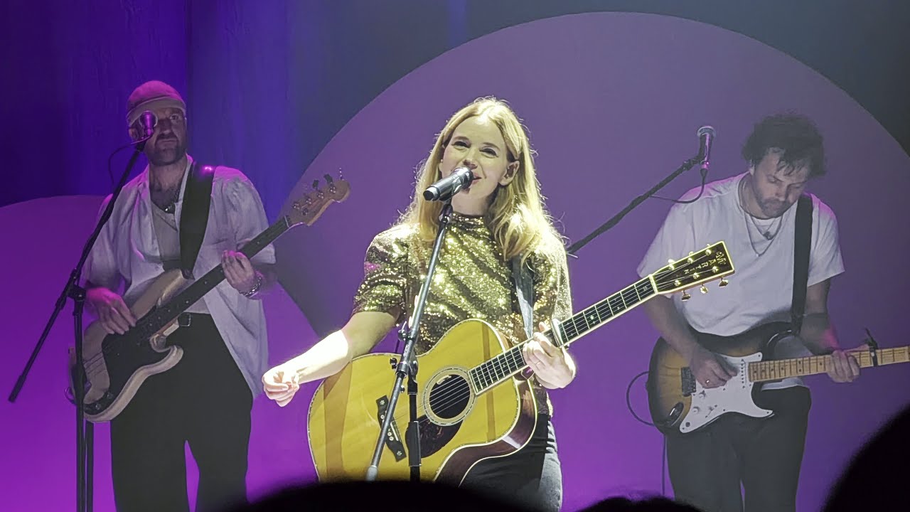 M2M 窈窕美眉《If A Song Could Get Me You》The Better Endings Tour in Taipei 2025-11-24