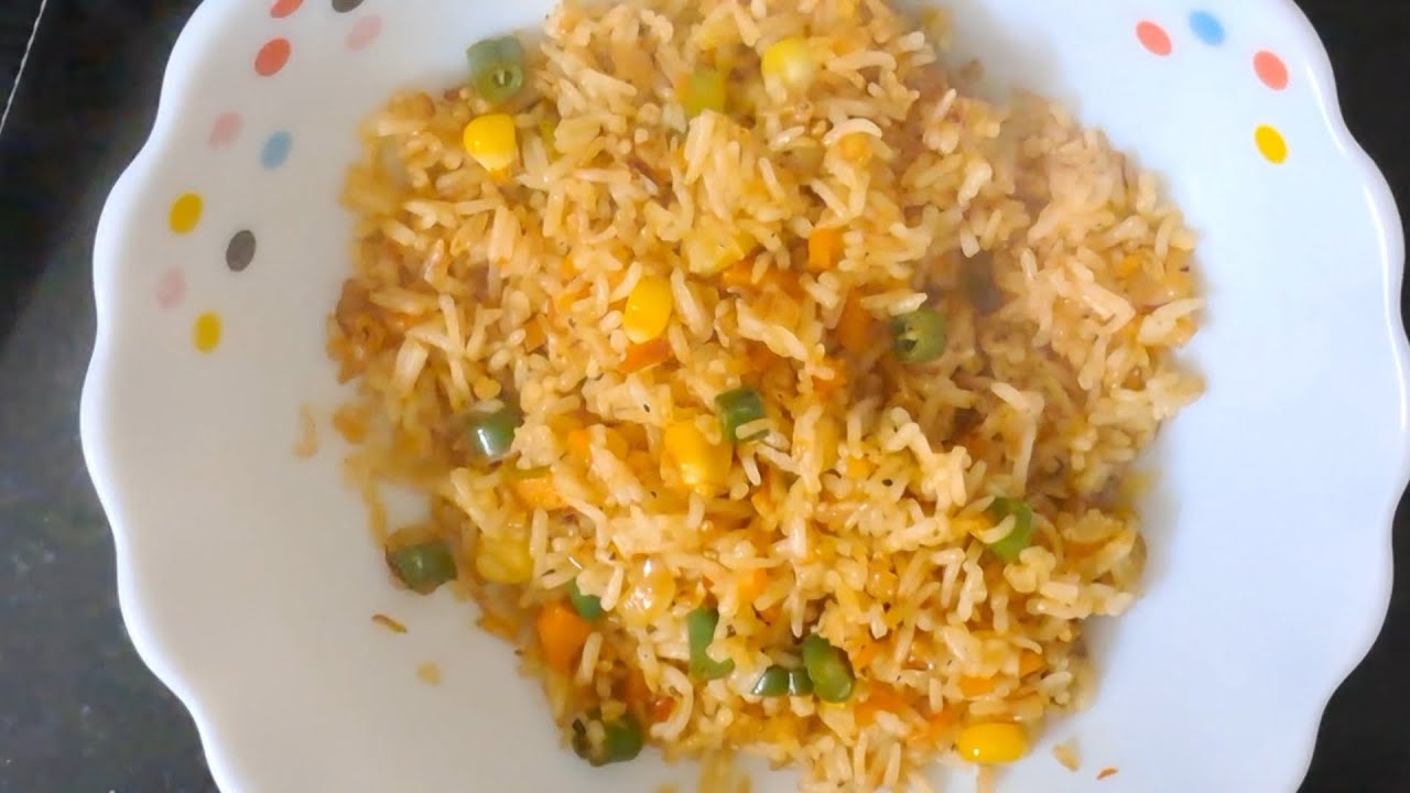 Street-style Schezwan Fried Rice in just minutes 🍚🔥Full flavour, full desi Chinese vibe 😋 #food 