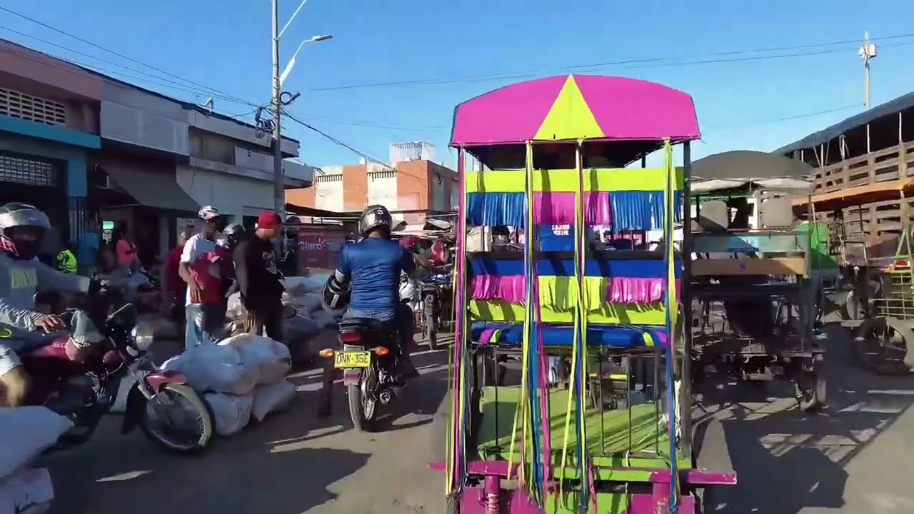 🇨🇴 Inside Barranquilla’s Craziest Market - Colombia