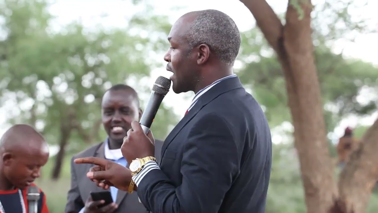 BISHOP LEMOMO PREACHING IN LOONGOSUA 