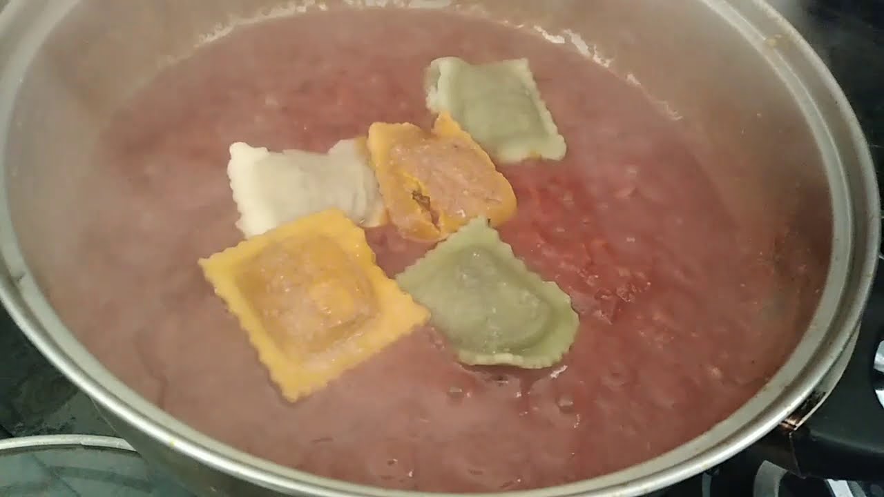المطبخ الزمني التونسي🇹🇳#ابن وصفة صلصةرافیولي صحیه كلها خضر وأجبان #RAVIOLI AU SAUCE DE TOMATE