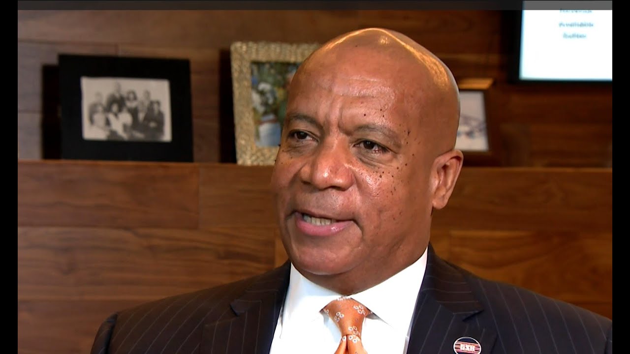 Bears President, CEO Kevin Warren on team's future home, draft prospects