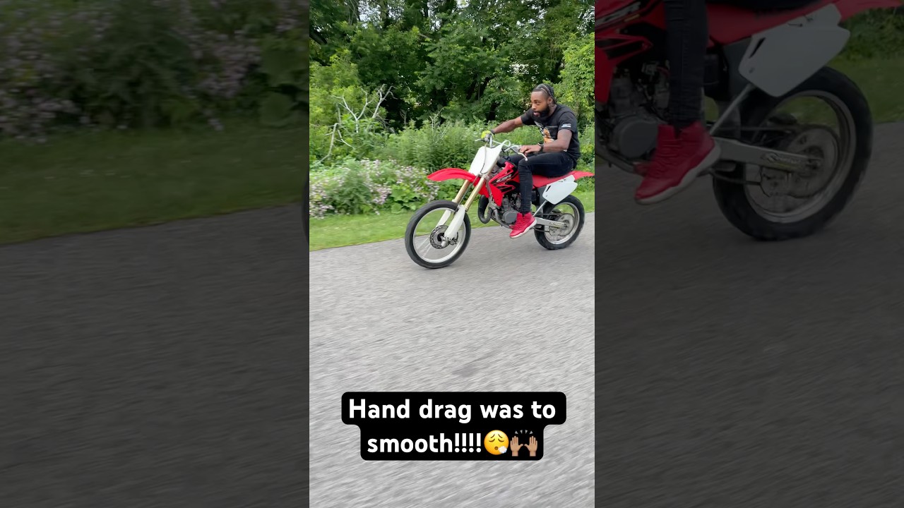 This how you ride a cr85 dirt bike!😮&zwj;💨🙌🏽🔥🔥🔥 #bikelife #dirtbike #motorcycle #wheelie #shorts