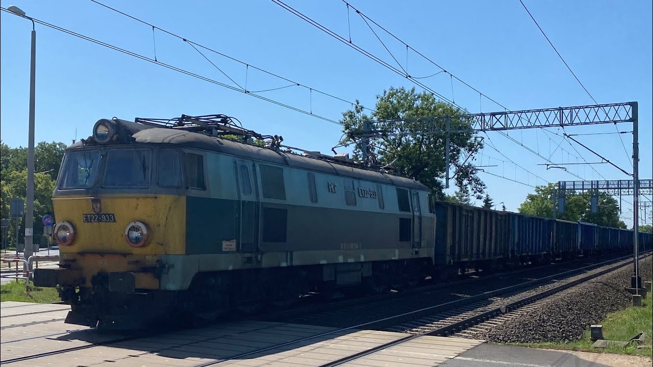 Unikatowy ET22-933 PKP Cargo z węglarkami | Luboń.