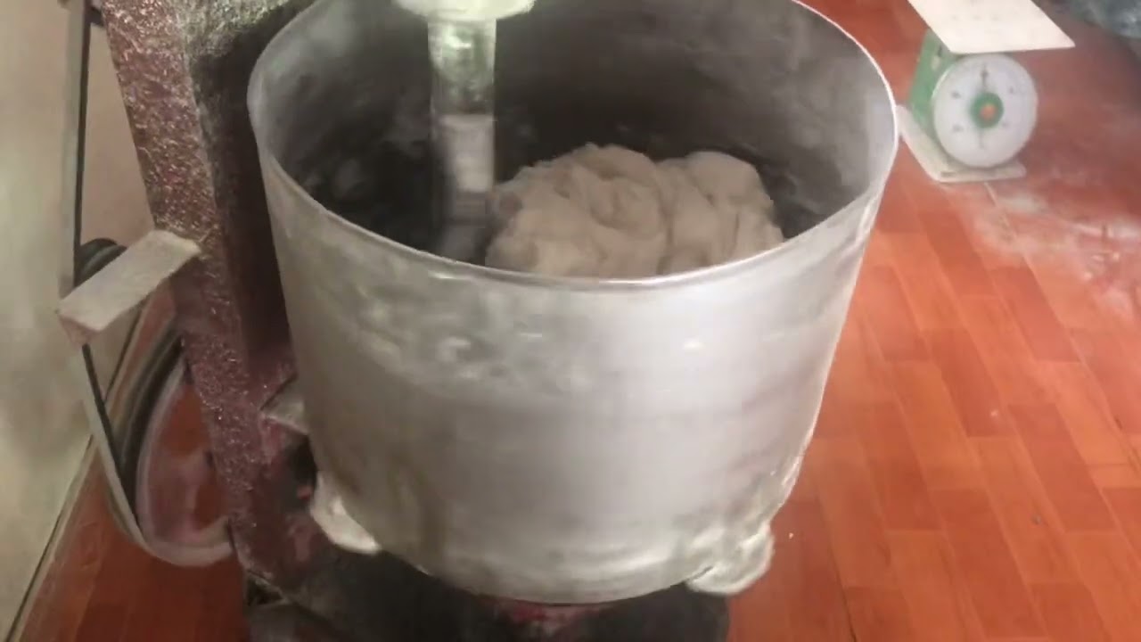 Xem máy đánh bột làm bánh bao của cậu mợ nhà mình