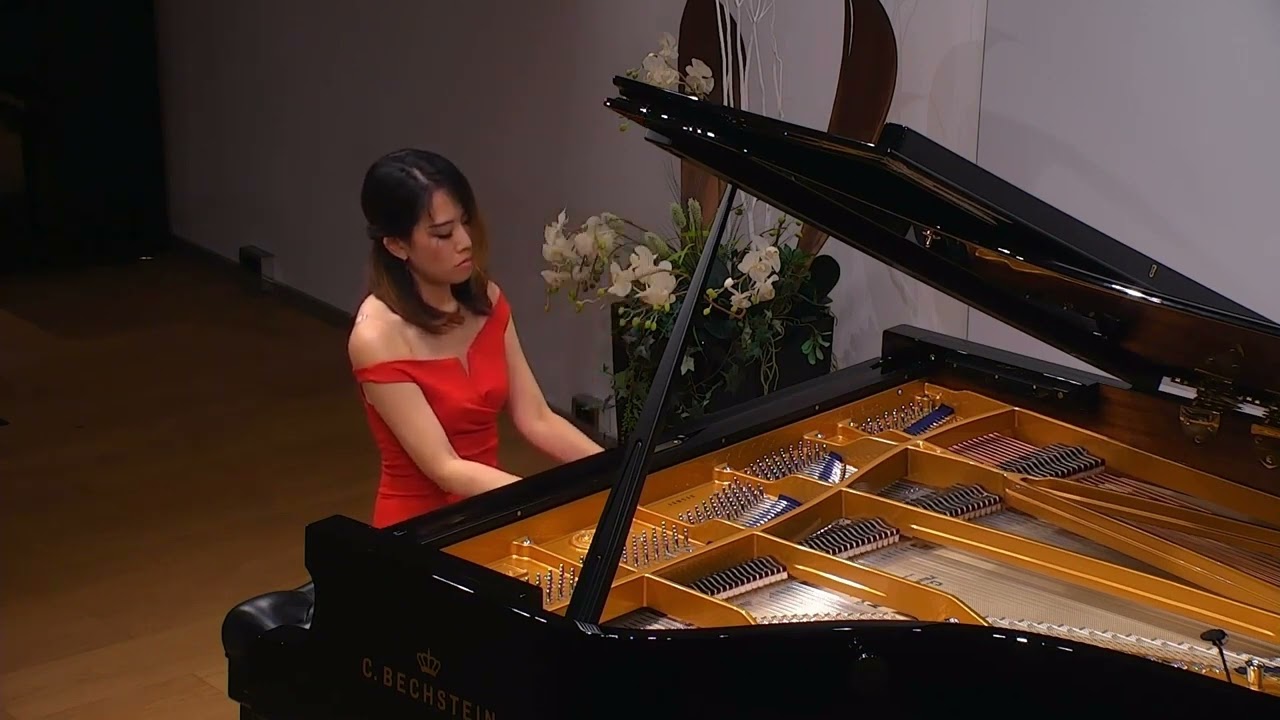 Franz Schubert: Sonata in A minor D 784 - Ju Ae Ha
