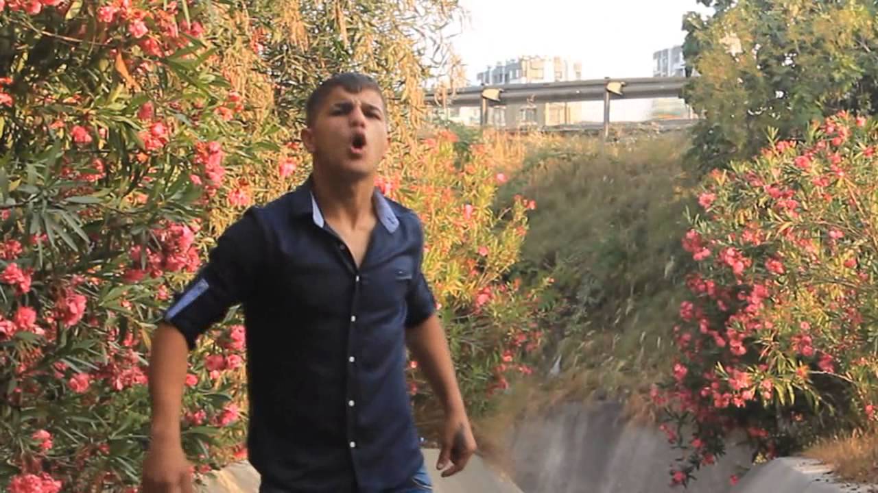 Mert Özortak- Karakterin Yerlerde Bak Kadın 2015