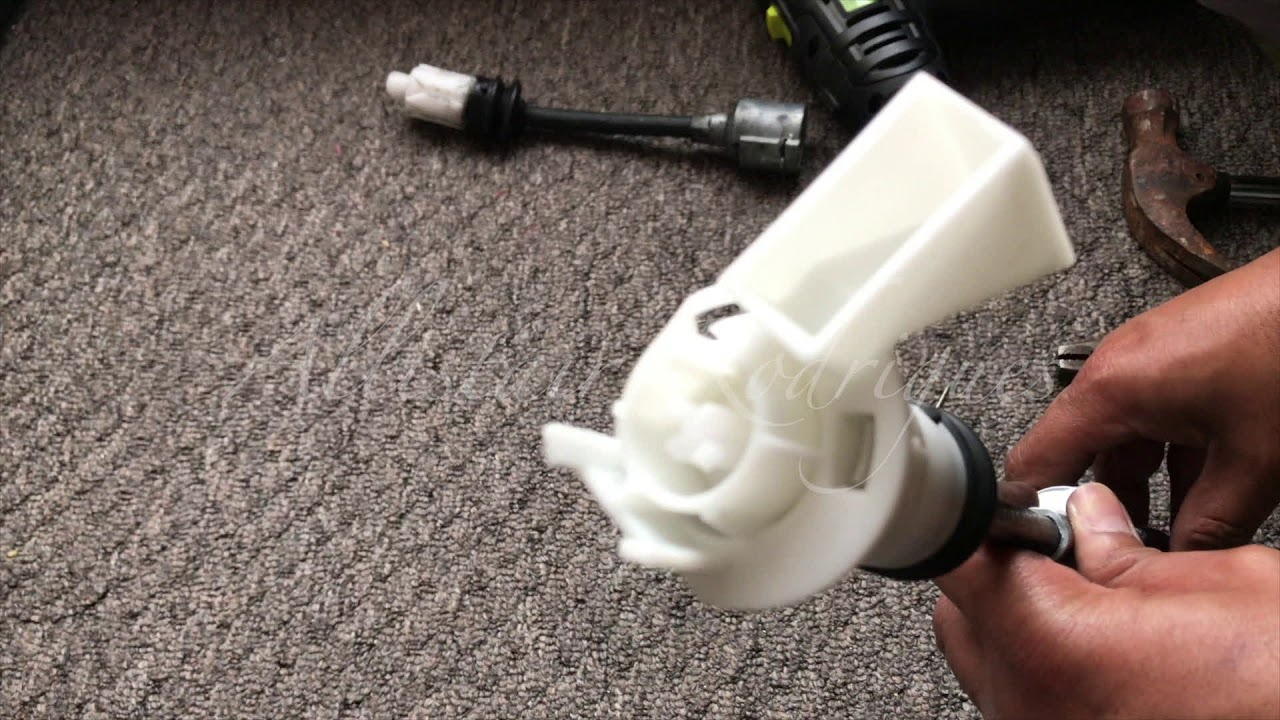 Ford Focus bonnet lock assembly