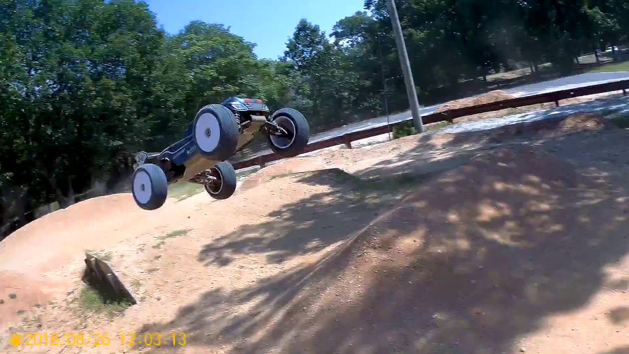 MUGEN MBX7T  First Run 4s tire came unglued