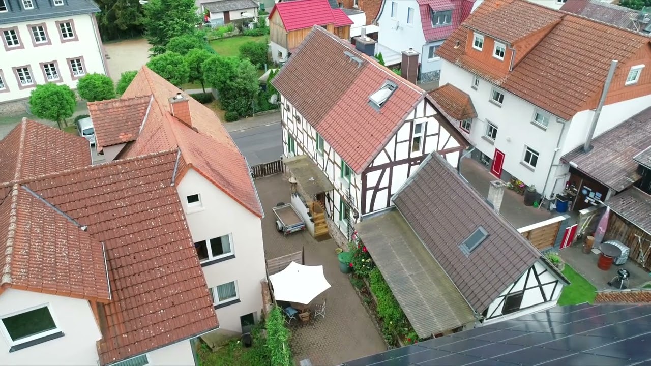 Video f&uuml;r: Einfamilienhaus mit Nebengeb&auml;uden in Buseck-Alten-Buseck (19147)