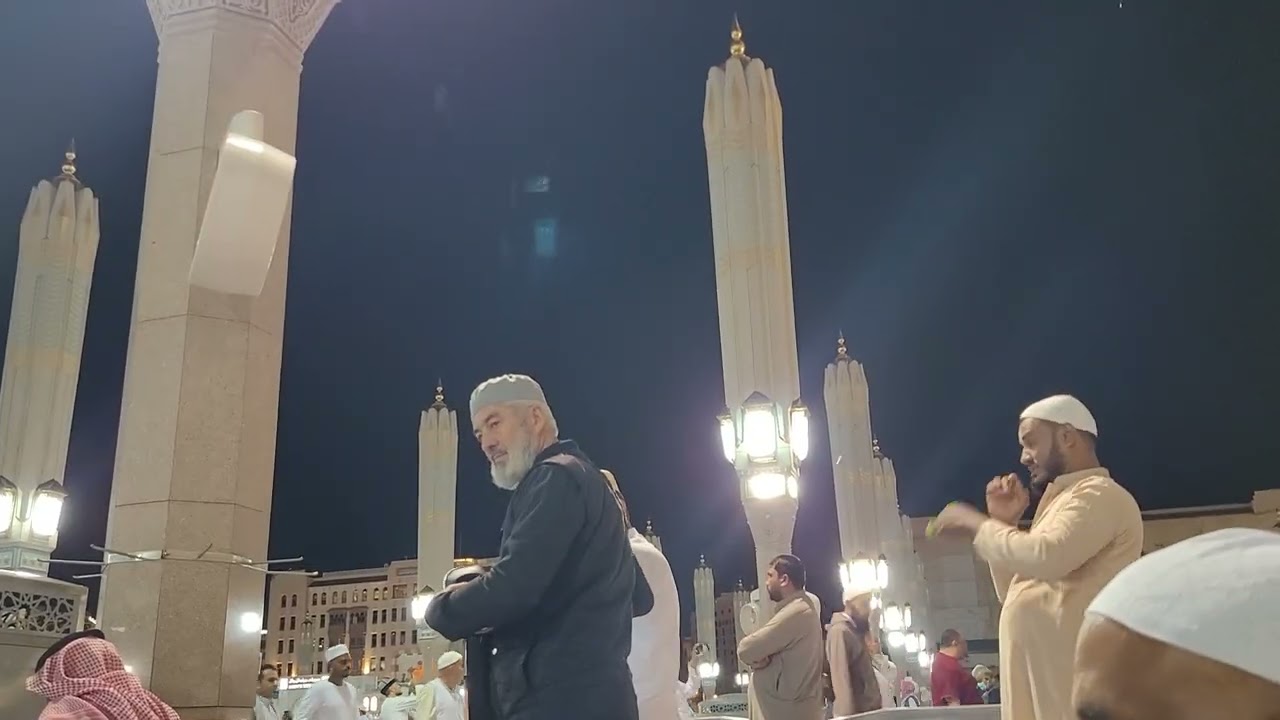 مسجد نبوی ﷺ میں فجر کی دل کو چھو لینے والی اذان | سکونِ قلب کا مرکز مدینہ منورہ