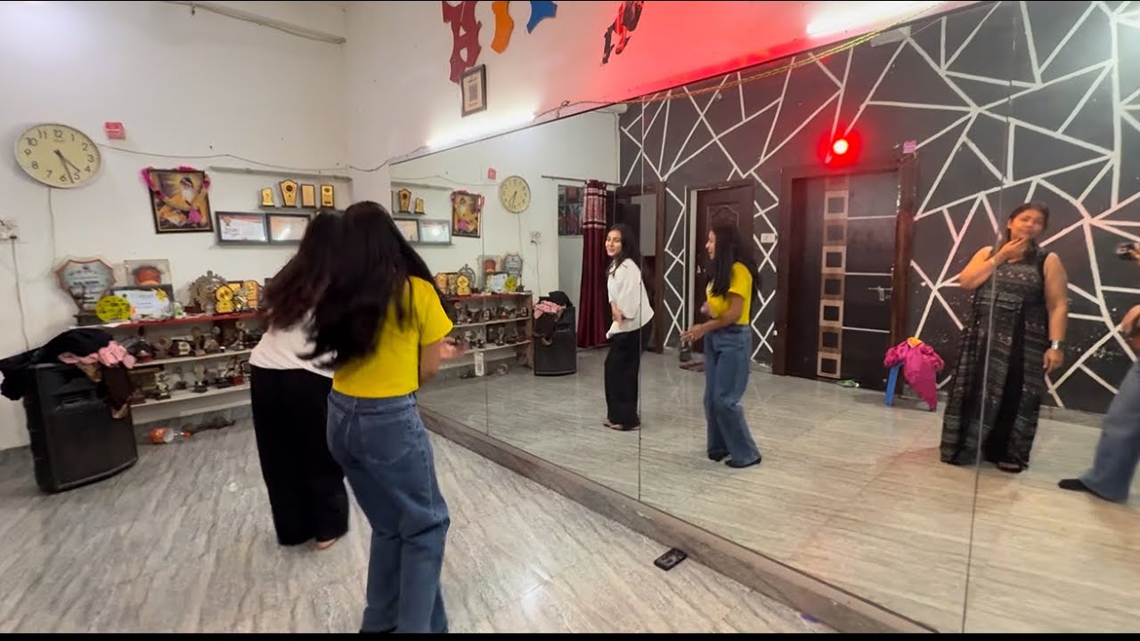Dance practice 👯‍♀️ || vlog #youtubeindia#entertainment#dailyvlog#dailyvlog#viralvlogvideo 