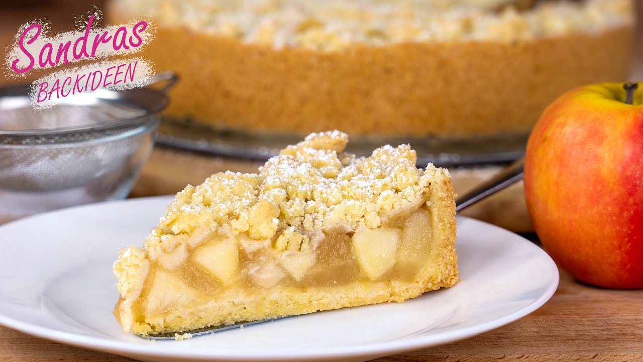 Apfelkuchen mit Apfelmus, Äpfeln und Streusel | Streuselkuchen mit Äpfeln