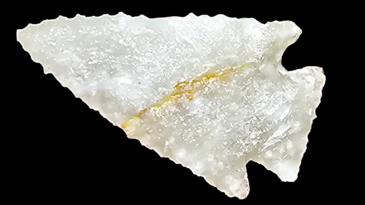 Anvil Stone Flintknapping & Bifacing Talahata Quartzite.