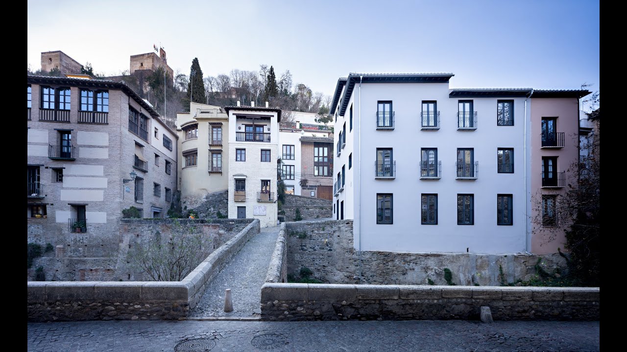 Hotel a los pies de la Alhambra / Alejandro Muñoz Miranda, Arquitecto.