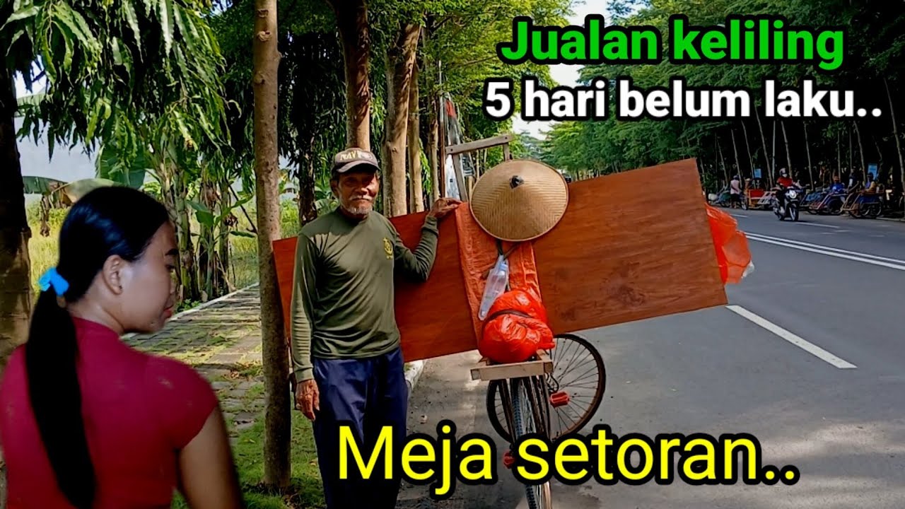 Mengharukan..!!Bapak Lansia penjual mebel setoran keliling pakai Sepeda dayung dengan tenaga tua.