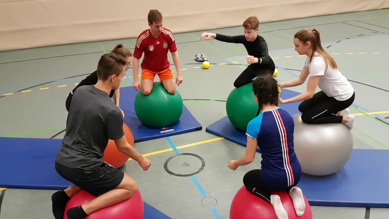 Gymnastik-  und Medizinballtraining