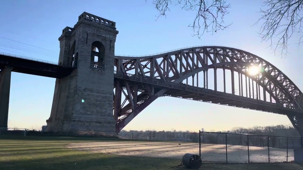 Amtrak Trains on the Hell Gate Line