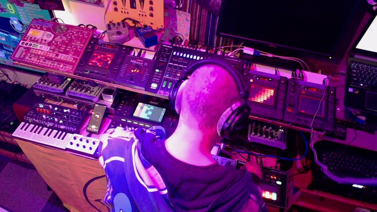 Naadt live @ CF9 #set with new jomox mbase 11