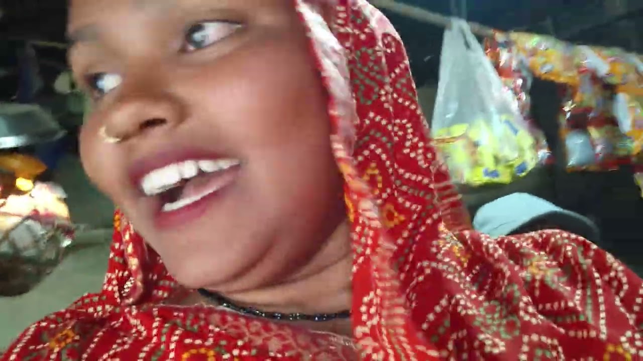 दुकान पे जा रहे है लिटी चोप ला ने.....
