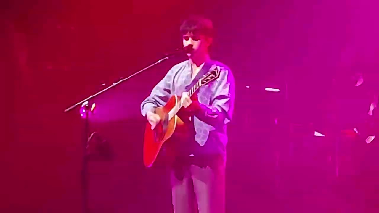 15 April 2024. Declan Mckenna ... 'Sympathy'. Brighton Centre.