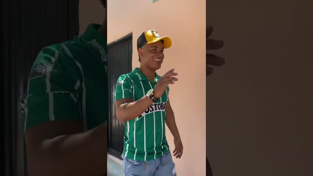 Thiaguiño agarra la moto del charro para aprender hacer stunt