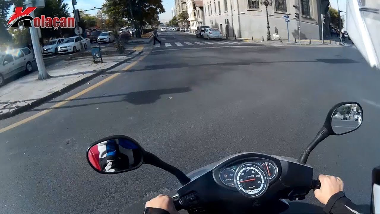Honda Spacy 110 scooter ile trafikte bir gün | Motor üstünde şarkı söylemek