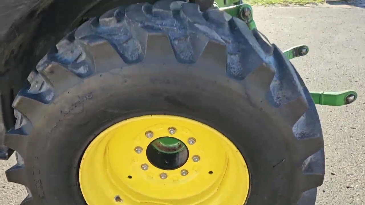 John Deere 3039r