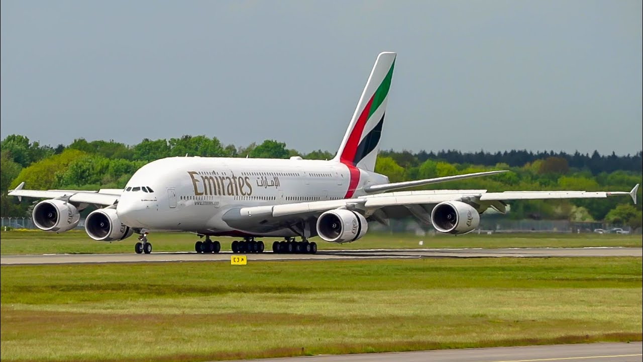 Airbus A380 Powerful Reverse thrust at Hamburg Airport