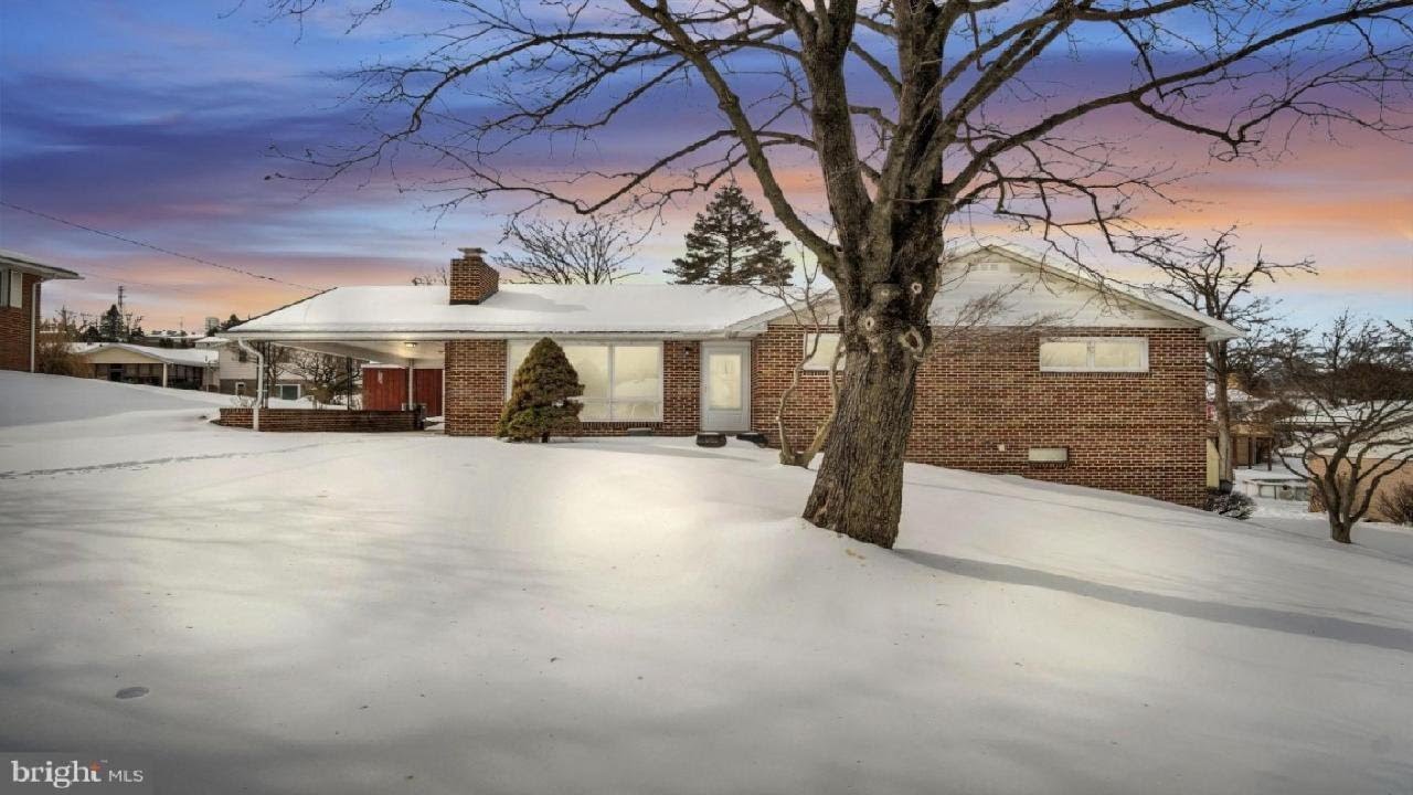 1361 NORTON Road, HARRISBURG, PA Presented by Morgan Tressler.