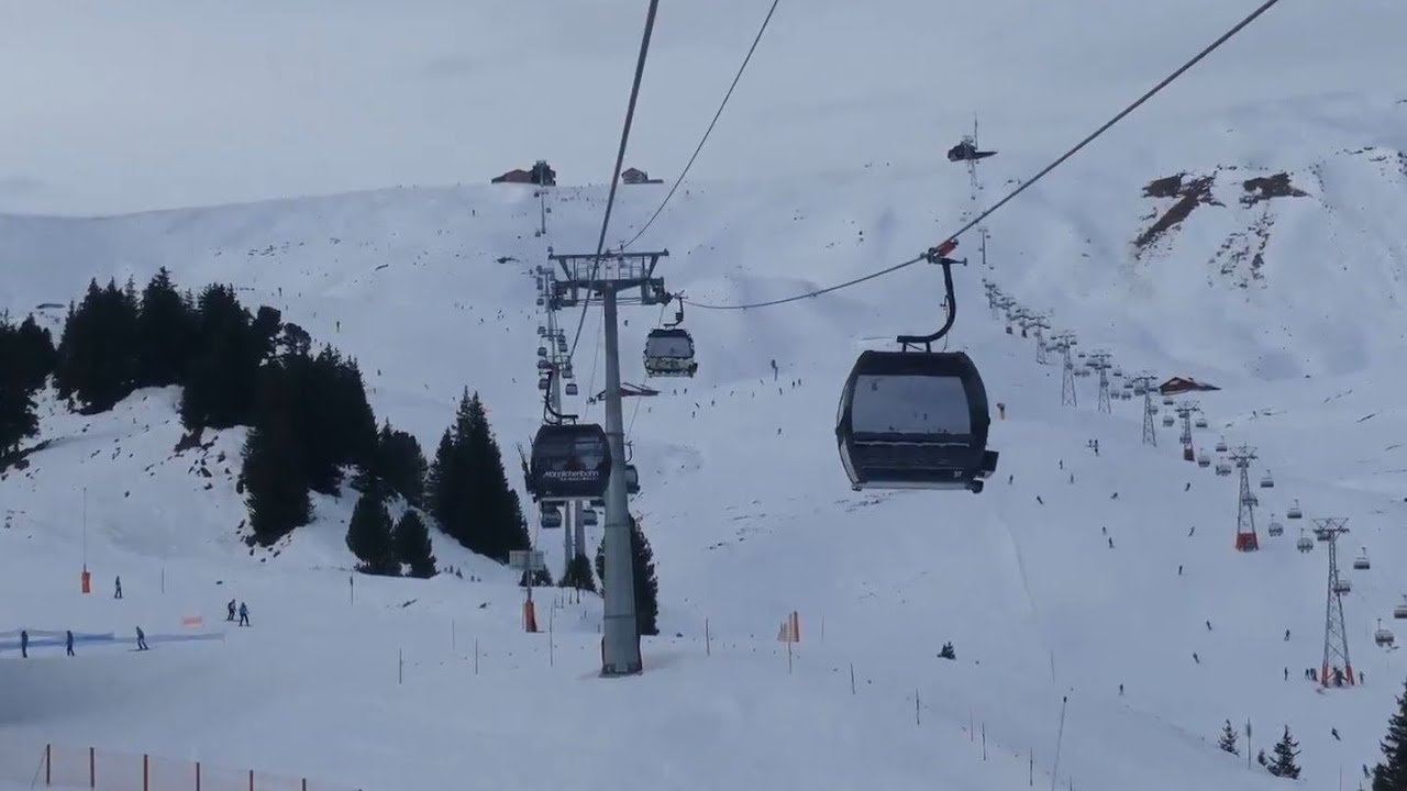 Männlichen Holenstein Gondola Grindelwald Switzerland 