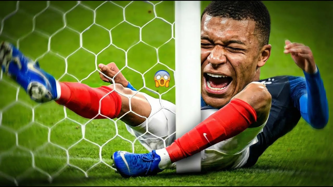 4 Minutes of Footballers Having a Nightmare 😂