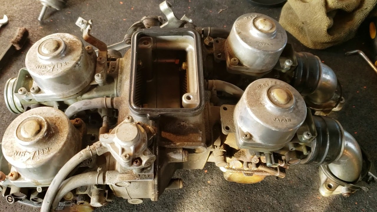 #3: 1978 Honda GL 1000 Goldwing carburetor removal explaned