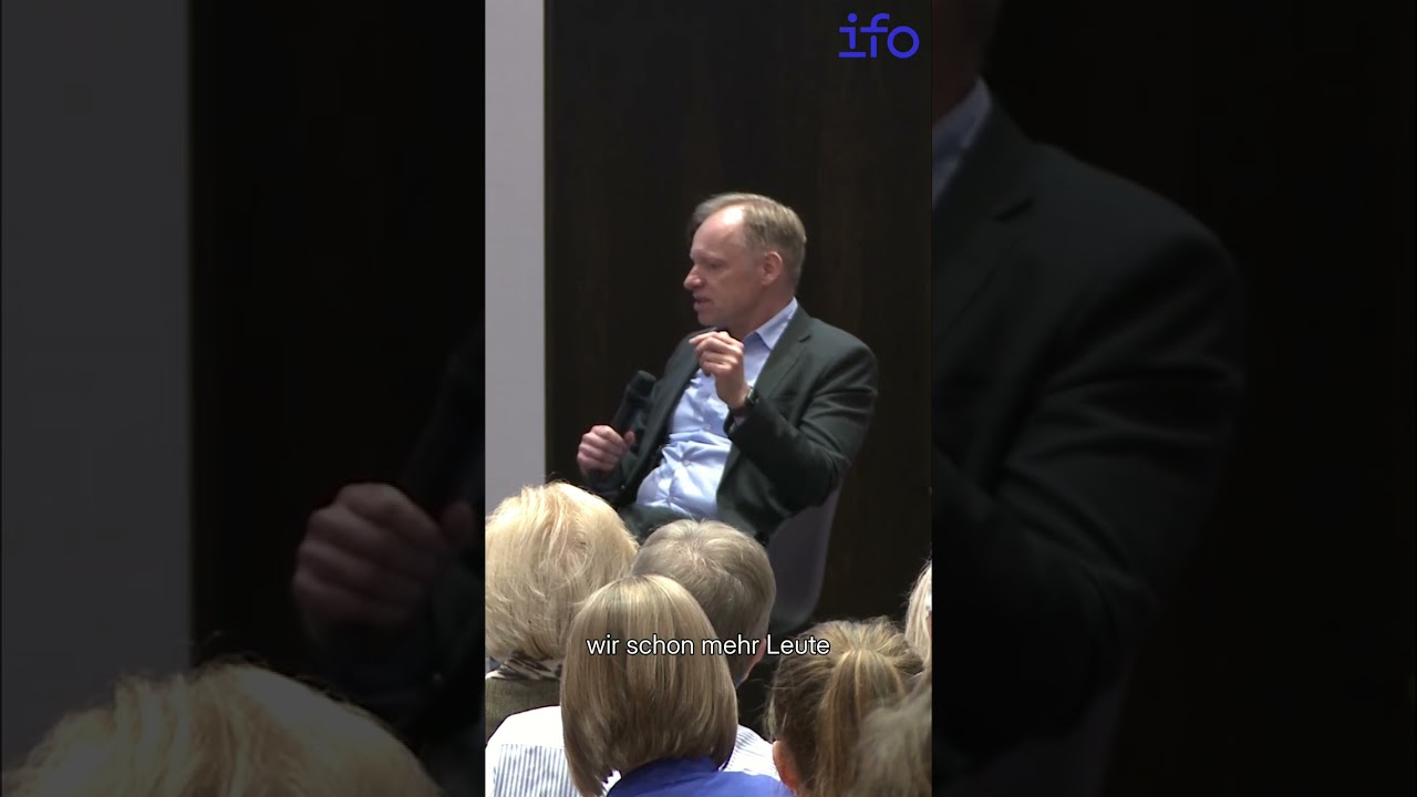 Angst vor Automatisierung? Ifo Pr&auml;sident Fuest widerspricht. #shorts