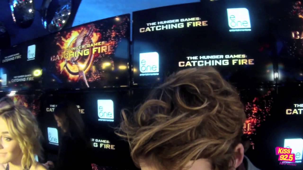 The Hunger Games: Catching Fire Red Carpet | Headcam Interviews | KiSS 92.5