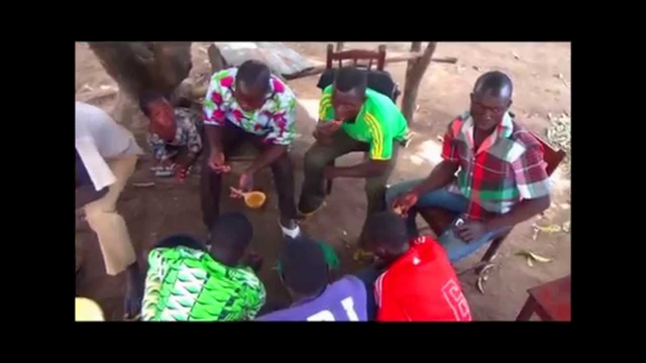BARASUNO dans "kuro kpaaru" (Mariage traditionnel baatonu) feat. BIBUN BERE
