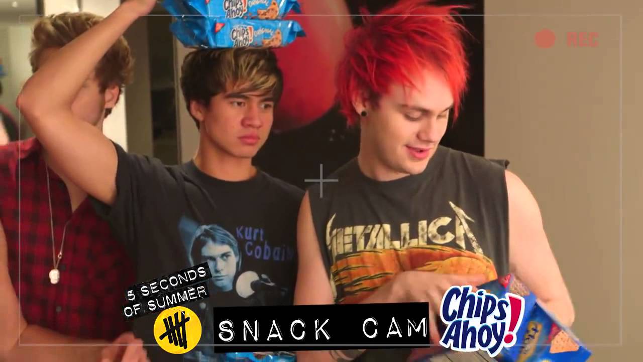 5SOS and Chips Ahoy! Surprised Fans! | Price Chopper Back2School