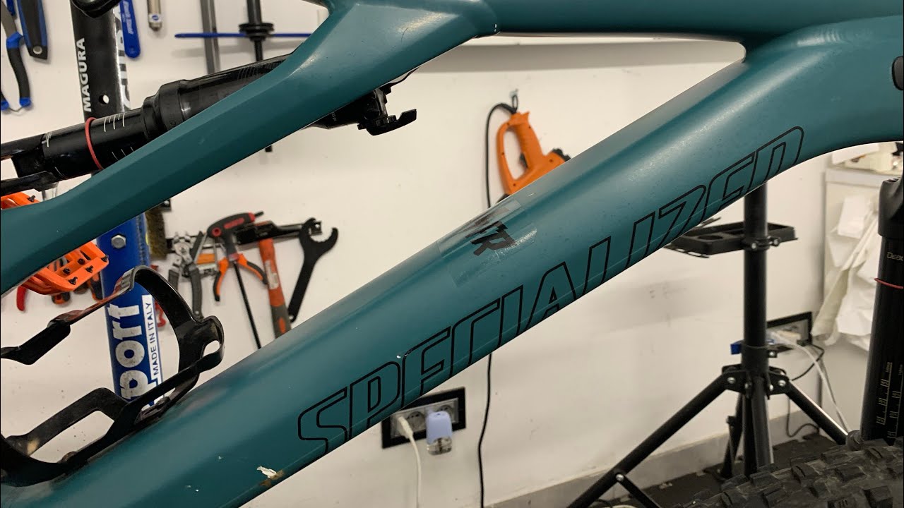 IN OFFICINA UNA E-BIKE SPECIALIZED TURBO LEVO MESSA MOLTO MALE