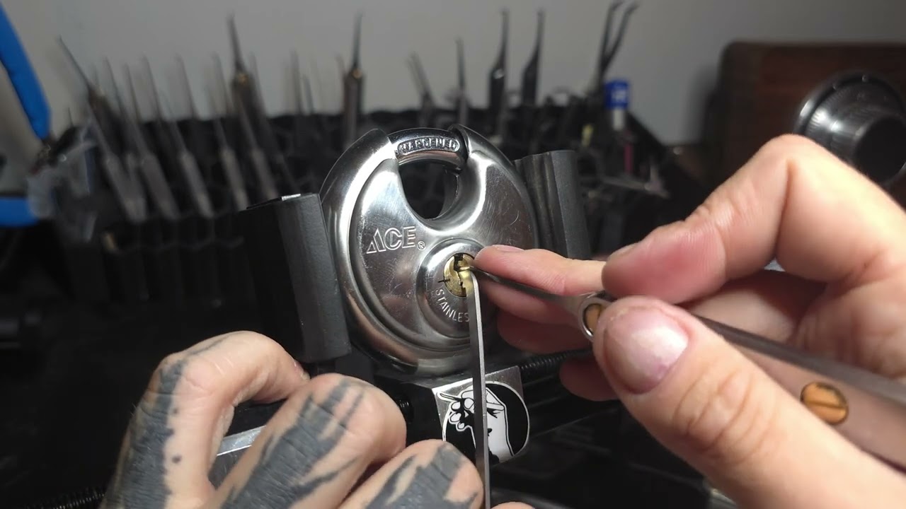 [30] Ace Hardware Disk Lock - Picked